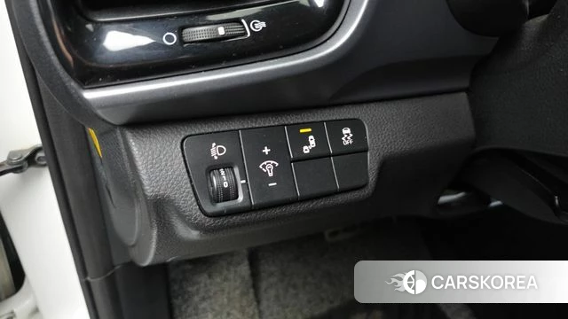Kia Stonic id 5035855 из Кореи 9