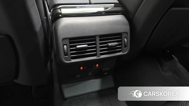Land Rover Range Rover Velar id 5010924 из Кореи 9