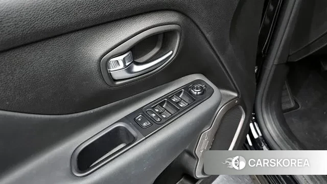 Jeep Renegade id 3640237 из Кореи 9