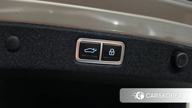Hyundai Grandeur Hybrid (GN7) id 4950221 из Кореи 9