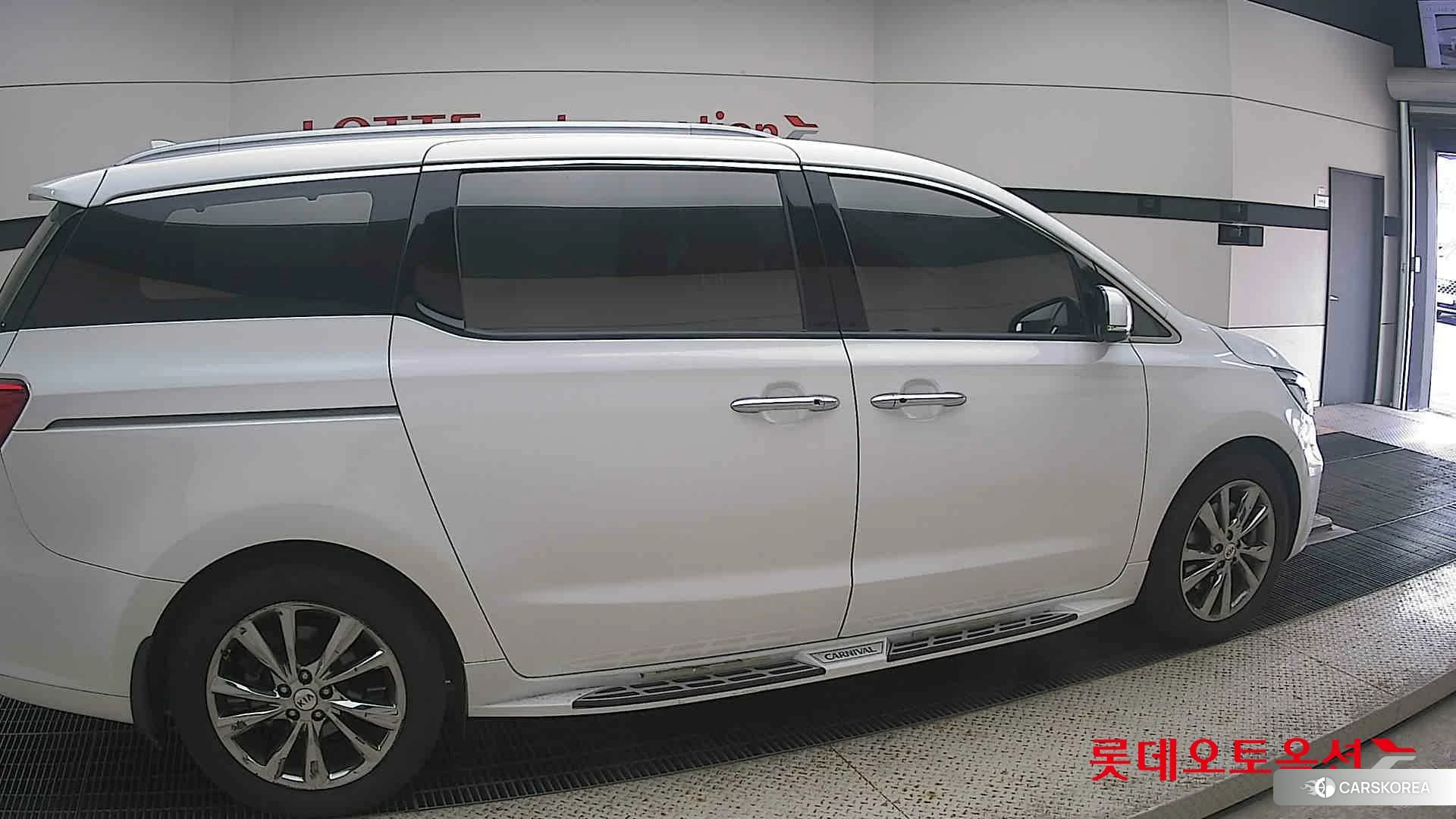 Kia Carnival id 4984654 из Кореи 9