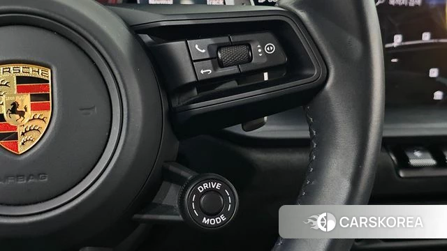 Porsche 911(992) id 4922774 из Кореи 9