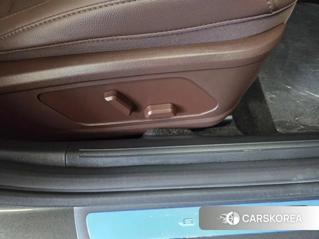 Hyundai Grandeur (GN7) id 4970949 из Кореи 9