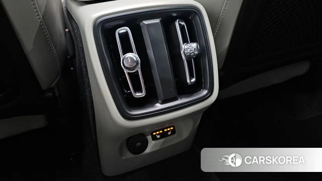 Volvo XC40 id 4892902 из Кореи 9