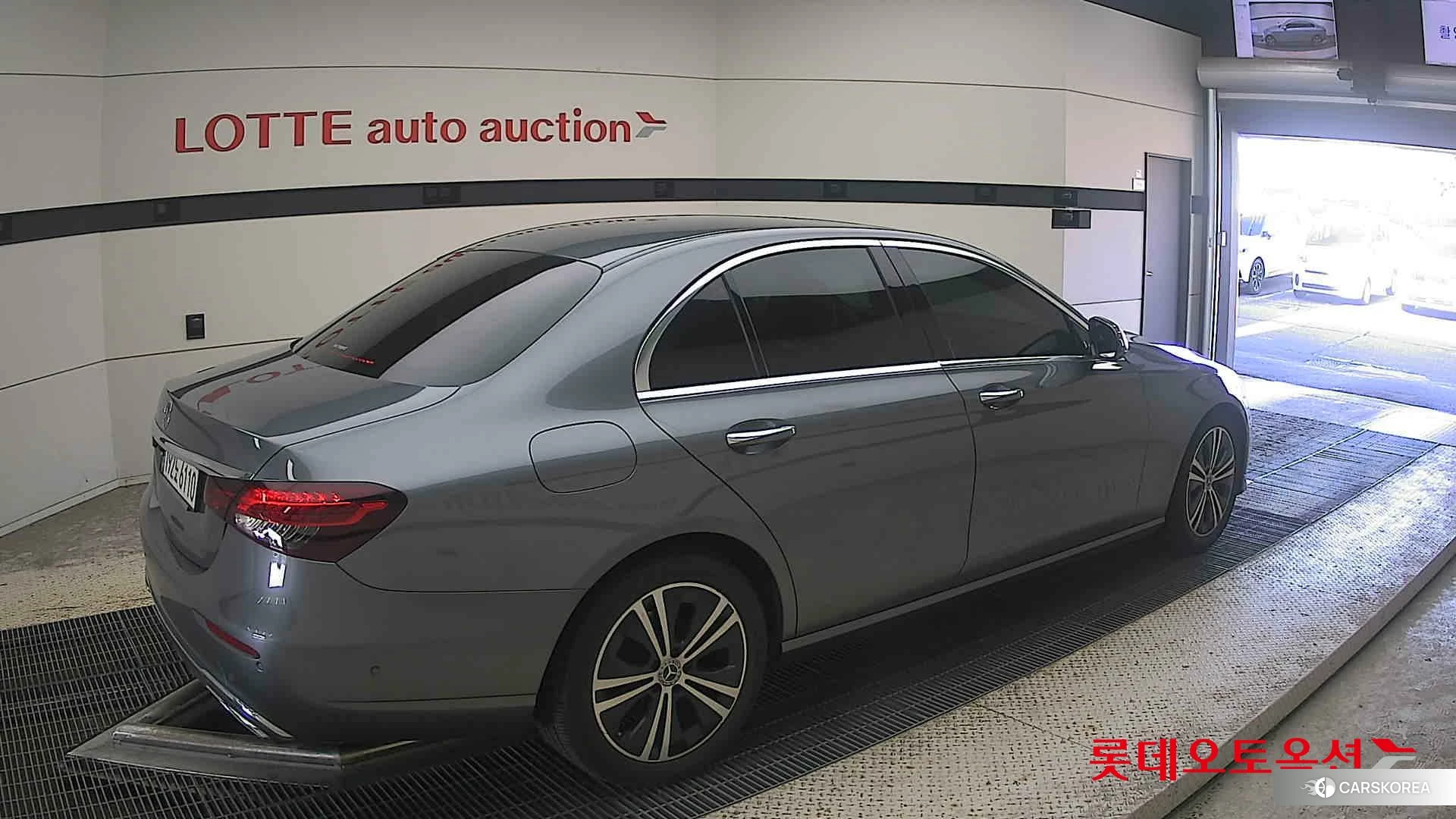 Mercedes-Benz Mercedes-Benz E250 id 4989968 из Кореи 10