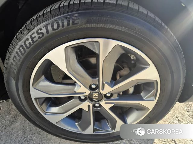 Kia Stonic id 5041203 из Кореи 10