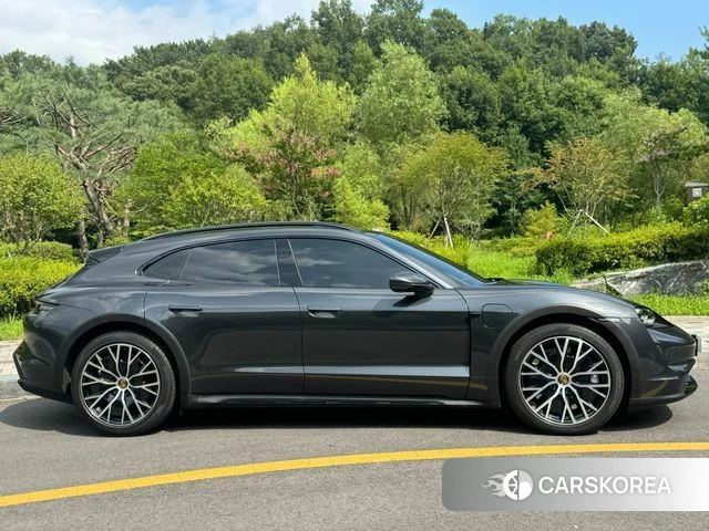 Porsche Taycan id 4645445 из Кореи 10