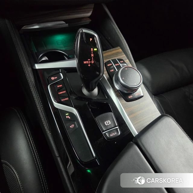 BMW 5 Series (G30) id 4931169 из Кореи 10