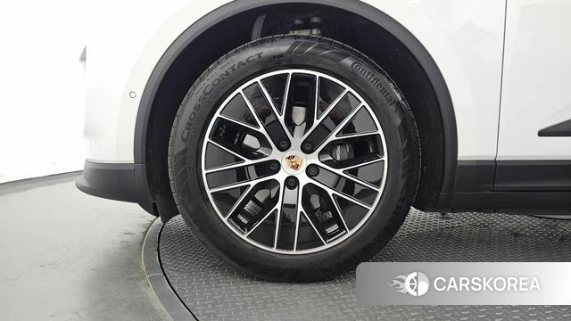 Porsche Makan EV id 4279892 из Кореи 10