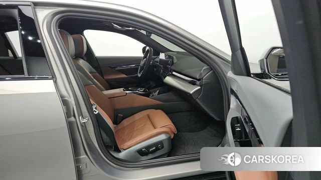 BMW 5 Series (G60) id 5045450 из Кореи 10
