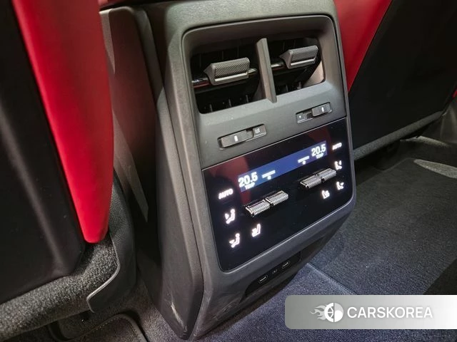 Porsche Makan EV id 4984876 из Кореи 10