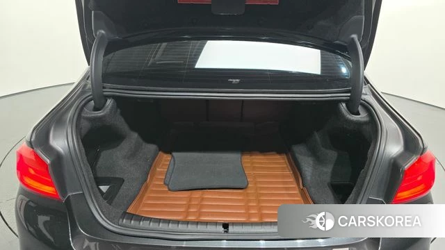 BMW 5 Series (G30) id 4992927 из Кореи 10