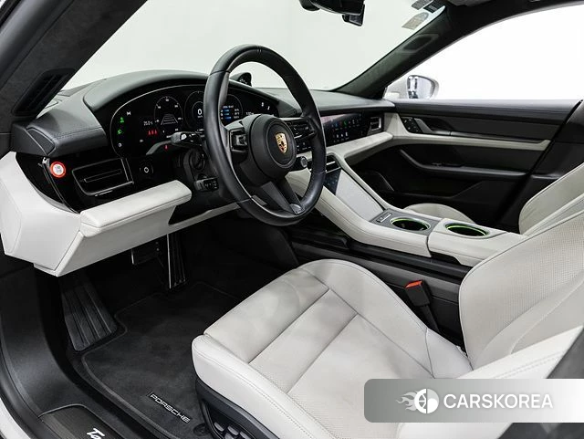 Porsche Taycan id 4950184 из Кореи 10
