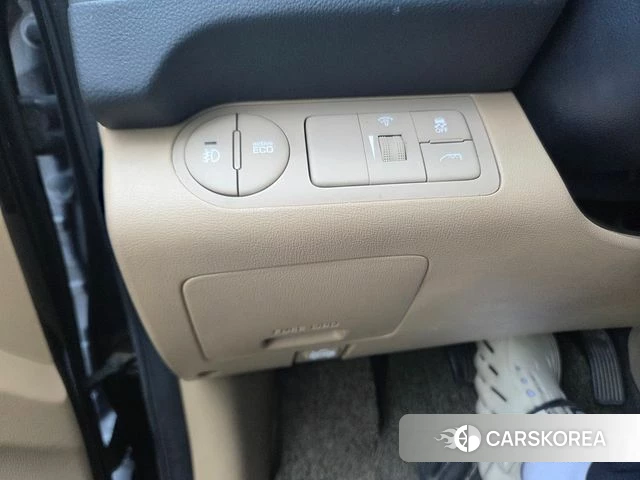 Hyundai The New Grand Starex id 4978246 из Кореи 10