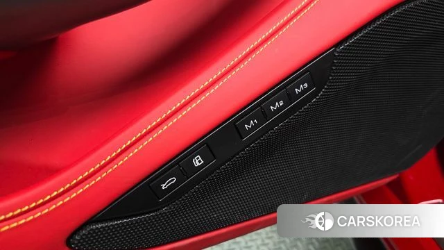 Ferrari F8 Tributo id 5027977 из Кореи 10