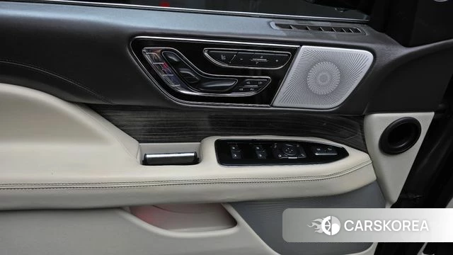Lincoln Navigator 4th generation id 4930386 из Кореи 10
