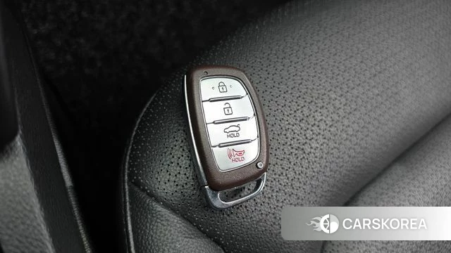 Hyundai Avante AD id 5019037 из Кореи 10