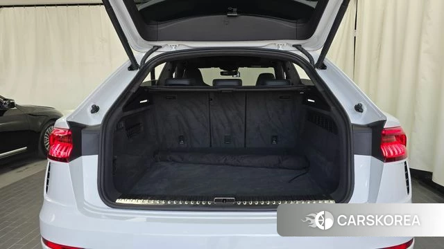 Audi RSQ8 (4M) id 4923092 из Кореи 10