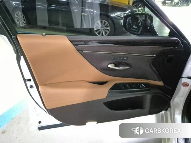 Lexus ES300h 7th generation id 5017772 из Кореи 10