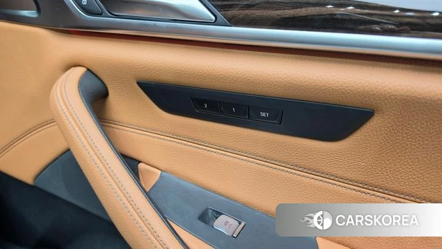 BMW 5 Series (G30) id 5012627 из Кореи 10