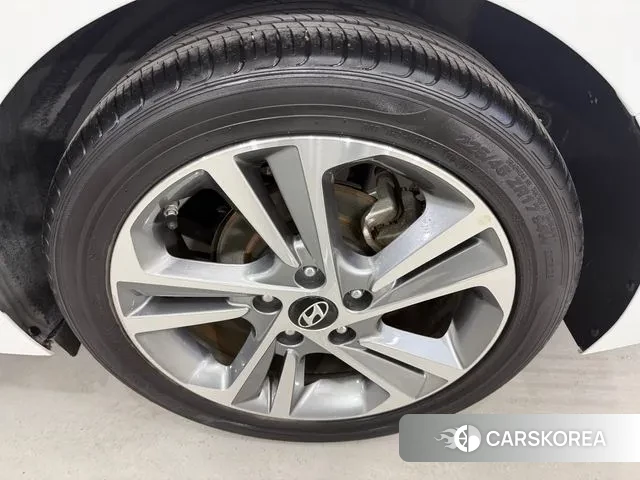 Hyundai Avante AD id 3622541 из Кореи 10
