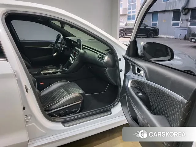 Genesis G70 id 3677456 из Кореи 10