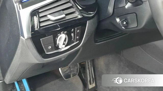 BMW 5 Series (G30) id 4952105 из Кореи 10
