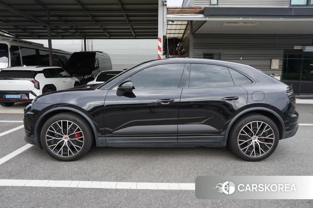 Porsche Makan EV id 4757107 из Кореи 10