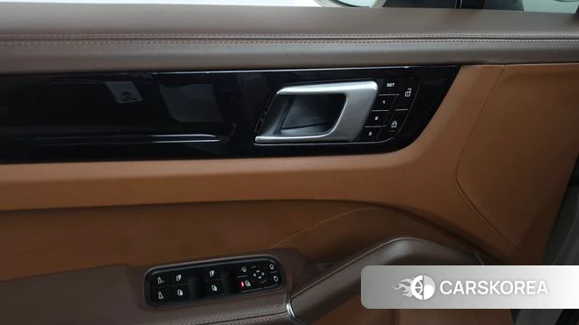 Porsche Cayenne (PO536) id 4731914 из Кореи 10