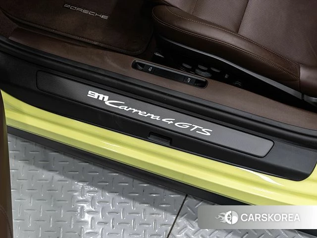 Porsche 911(992) id 4767406 из Кореи 10