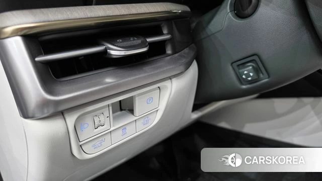 Hyundai Grandeur Hybrid (GN7) id 5001928 из Кореи 10
