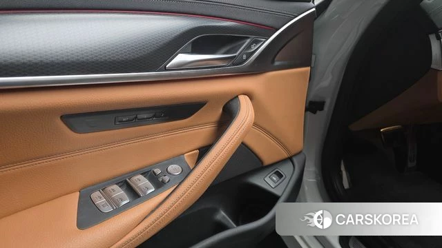 BMW 5 Series (G30) id 5012284 из Кореи 10