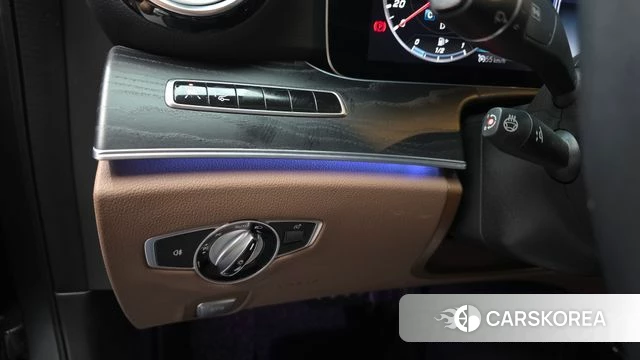 Mercedes-Benz E-Class W213 id 4988337 из Кореи 10
