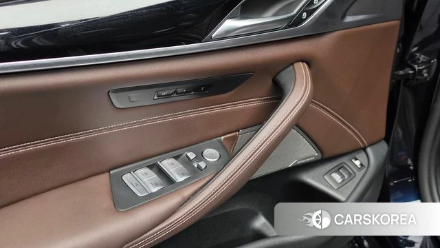 BMW 5 Series (G30) id 4997688 из Кореи 10