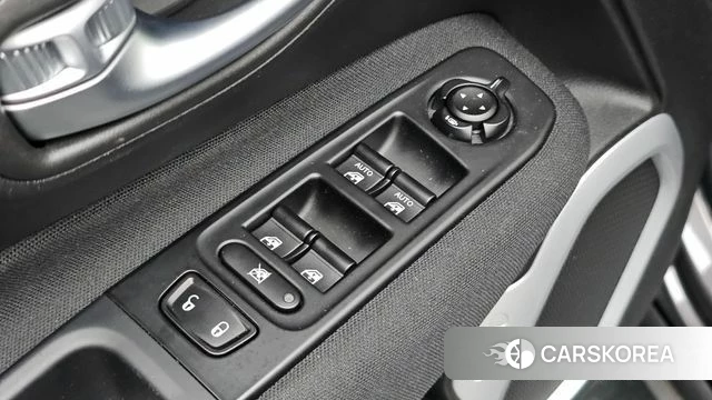 Jeep Renegade id 4929708 из Кореи 10