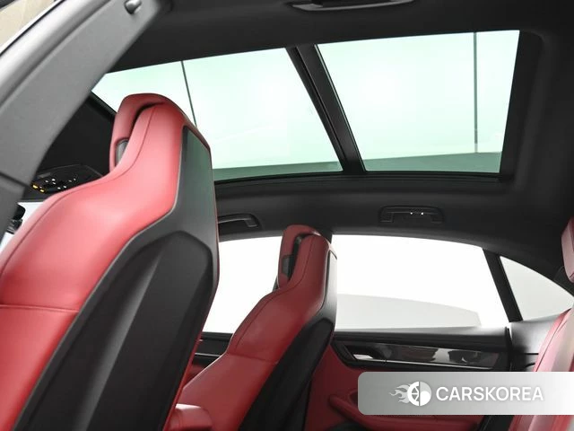 Porsche Makan EV id 4964274 из Кореи 10