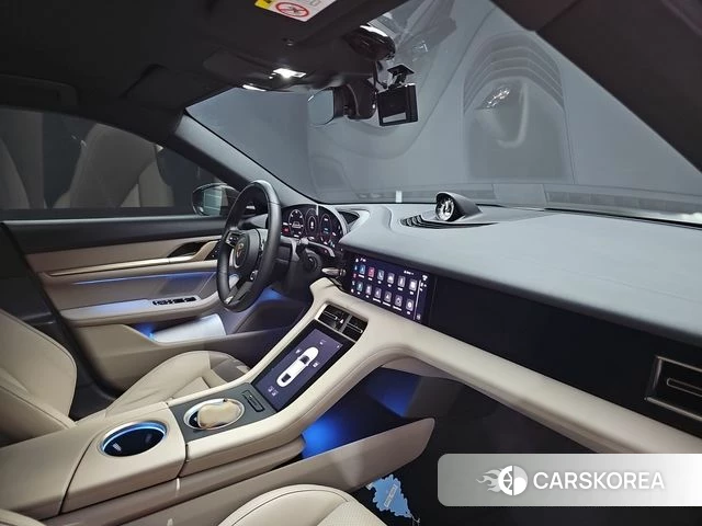 Porsche Taycan id 4917136 из Кореи 10