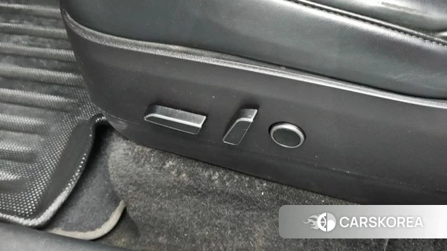 Tesla Model Y id 4636908 из Кореи 10
