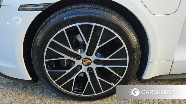 Porsche Taycan id 5026789 из Кореи 10