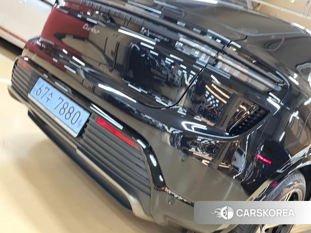 Porsche Makan EV id 4904046 из Кореи 10