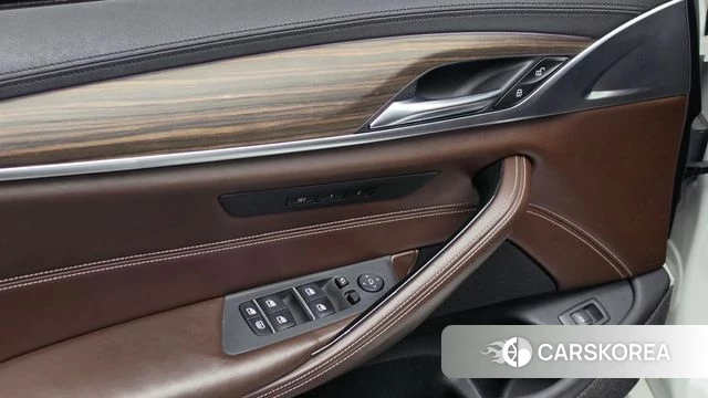BMW 5 Series (G30) id 4988535 из Кореи 10