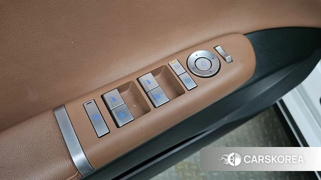 Hyundai Grandeur (GN7) id 4834507 из Кореи 10