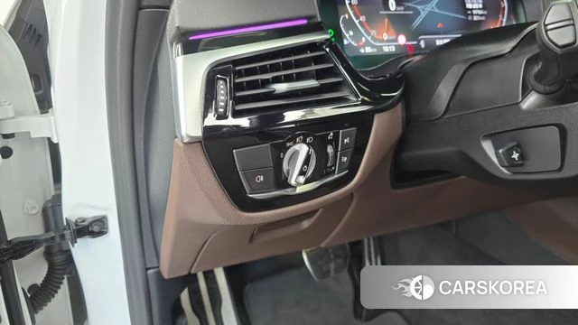 BMW 5 Series (G30) id 5021910 из Кореи 11