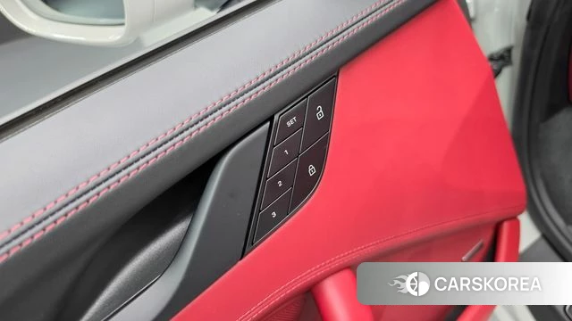 Porsche 911(992) id 5016628 из Кореи 11