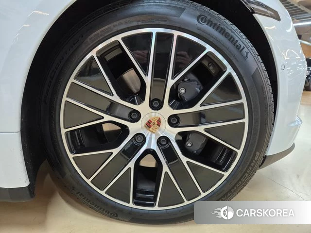 Porsche Taycan id 4927951 из Кореи 11