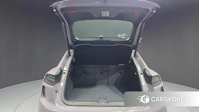 Porsche Makan EV id 3858305 из Кореи 11