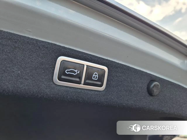 Hyundai Grandeur Hybrid (GN7) id 5016673 из Кореи 11