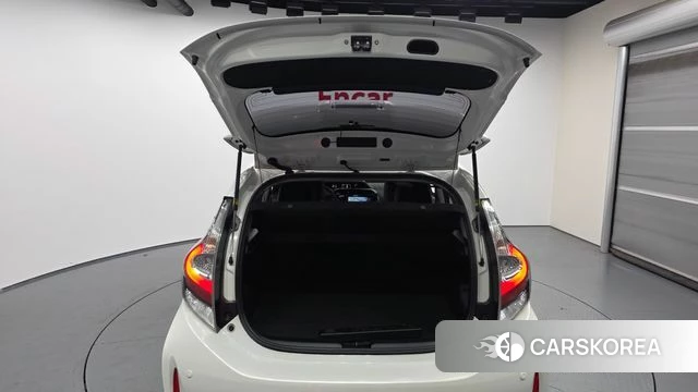 Toyota Prius C id 4873307 из Кореи 11