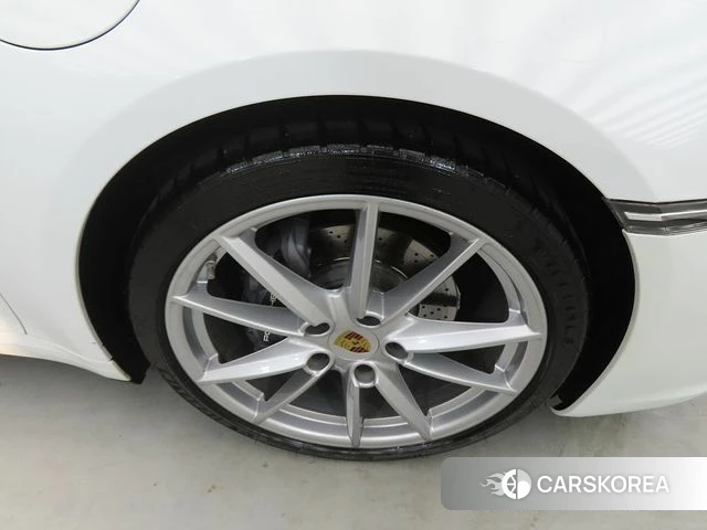 Porsche 911(992) id 5047761 из Кореи 11