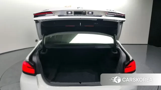 BMW 5 Series (G30) id 3567479 из Кореи 11